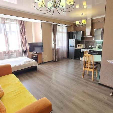 Orange Apartment With Panoramic View Bichkek Extérieur photo